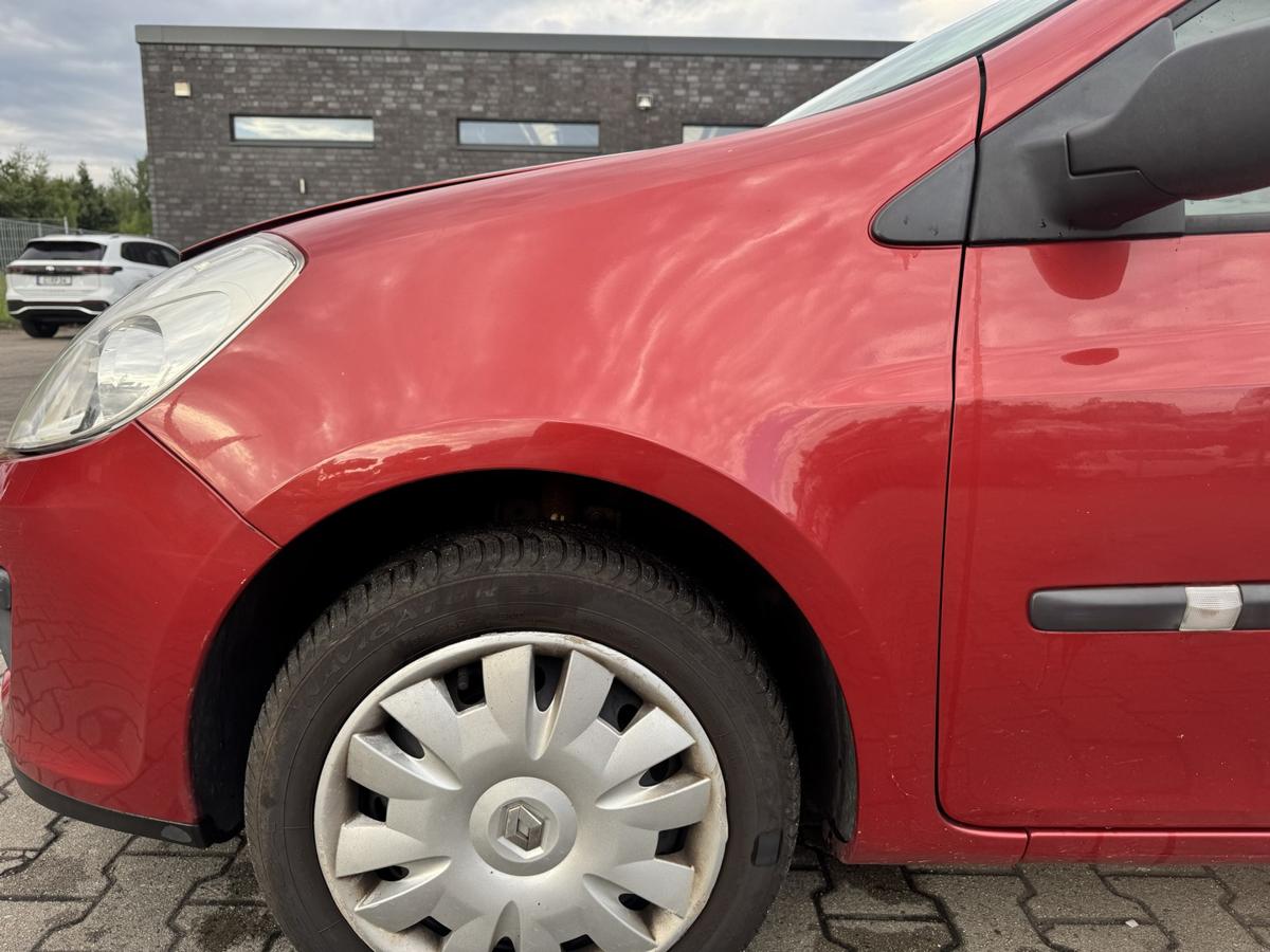 Renault Clio 3 original Kotfl&uuml;gel vorn links TEB76 red of fire Index 185 Bj.2005